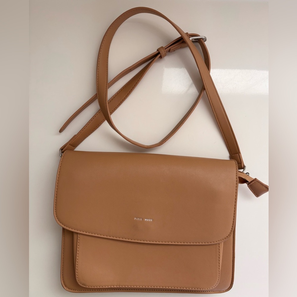 Pixie Mood - Bag Zoe Tan Vegan Leather Crossbody Tan Bag Removable Straps.